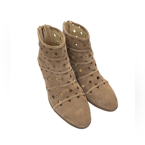 Michael Kors Uma Perforated Flat Bootie - Picture 4 of 12